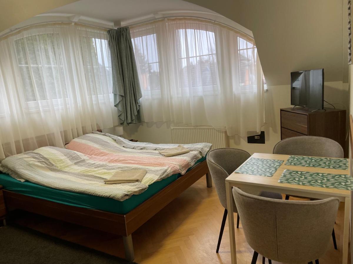 Kuenszler Apartmanhaz Zamardi Exterior photo