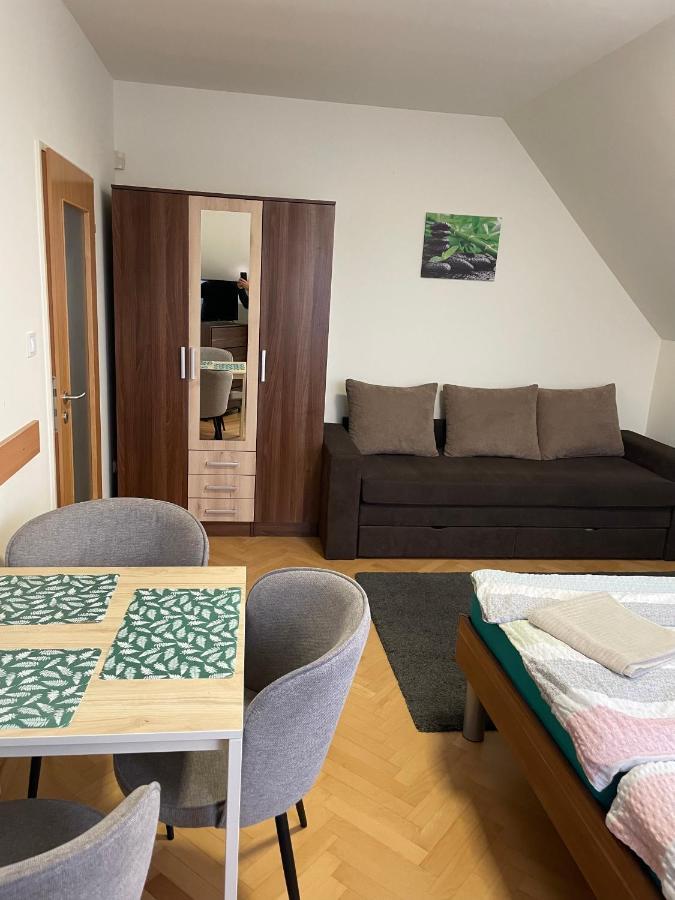 Kuenszler Apartmanhaz Zamardi Exterior photo
