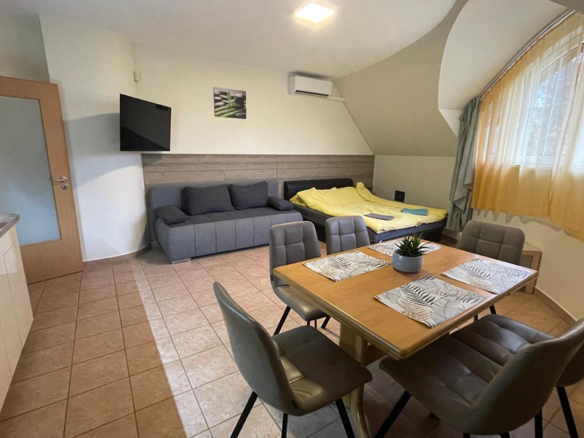 Kuenszler Apartmanhaz Zamardi Exterior photo