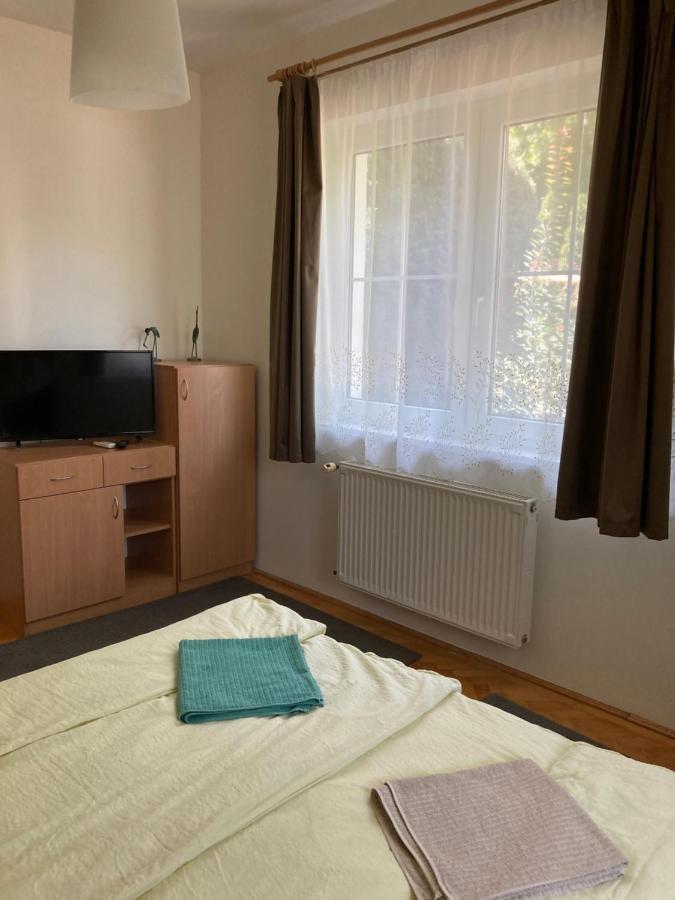 Kuenszler Apartmanhaz Zamardi Exterior photo